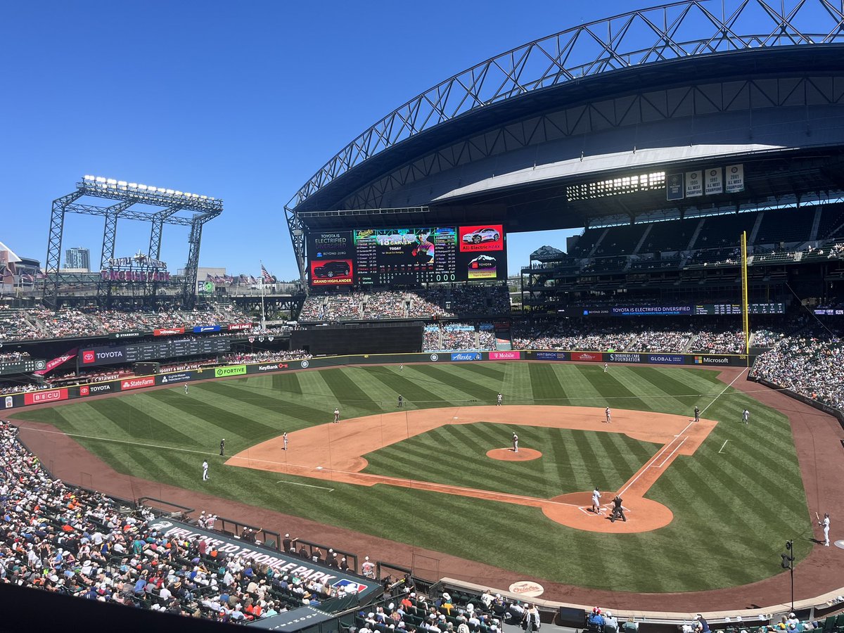 RyanDivish's tweet photo. It’s not Flathead Lake, but this isn’t bad either.  Spent every fourth since 2007 at a MLB park for work https://t.co/mpxH4qoUD7