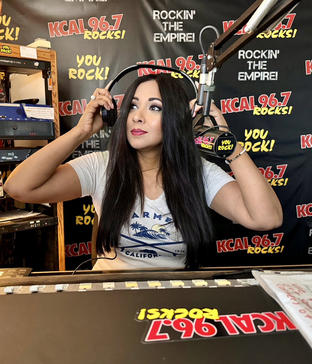 96.7 KCAL ROCKS, 2-6 pm
Hey girl, Happy 4th, &amp; Happy 248th Birthday, America. 🇺🇸 🤘🏽
Rockin the Empire, got concert tix, &amp; a ton of rock: Metallica, Stones, Sublime, Pearl Jam, Blink, 311, Chili Peppers, RATM, Tom
Petty, Disturbed, Korn, The Doors so hit the BBQs &amp; safe fireworks.