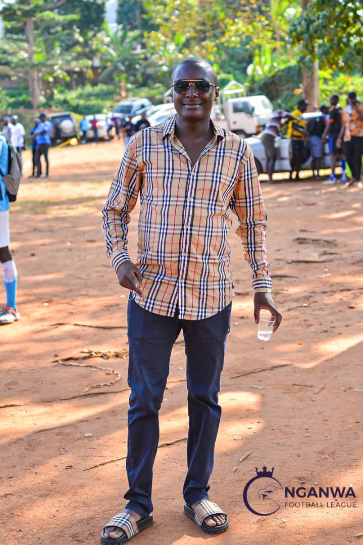 StarHabiibz's tweet image. #Habiibz | 8/10
If you real know @NganwaFL, name these two cool dudes of the day..?

#JoinNganwa | 📸 #PhotoOne (Shadrack)