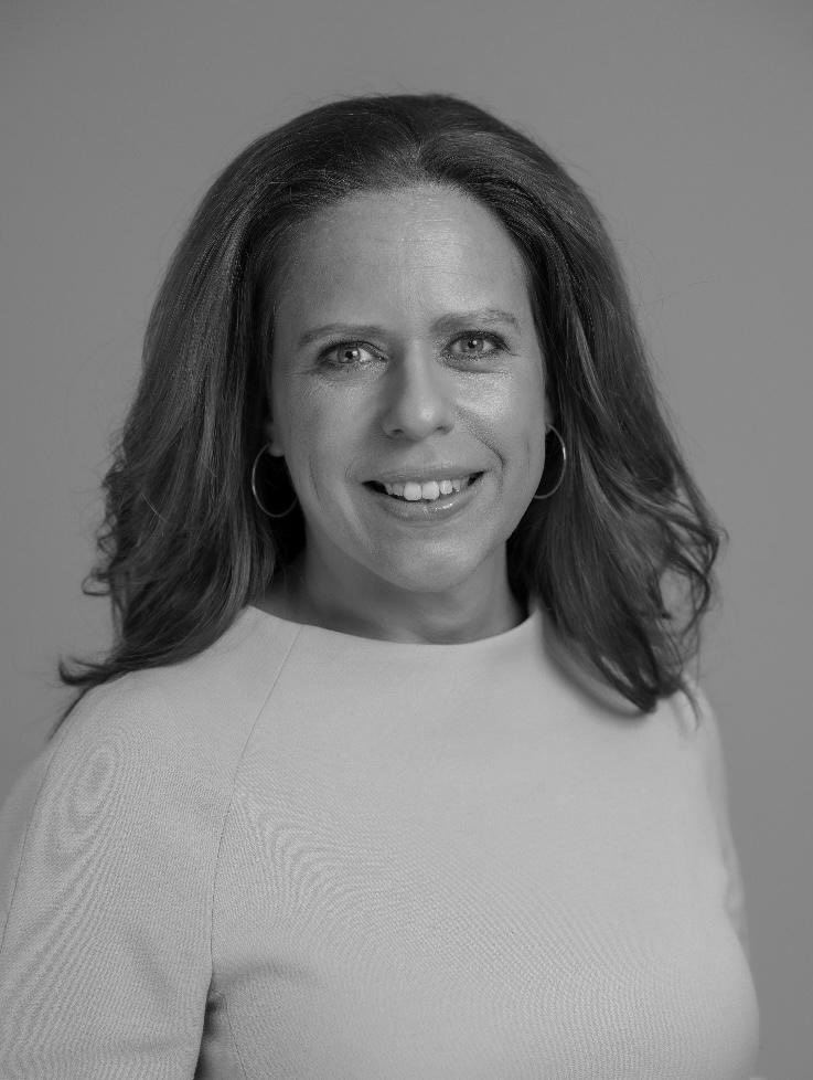 Zojuist heeft de gemeenteraad in een buitengewone besloten gemeenteraadsvergadering de voorkeurskandidaten voor het burgemeesterschap van Rotterdam besproken.

De gemeenteraad heeft daarop besloten Carola Schouten aan te bevelen als nieuwe burgemeester van Rotterdam.