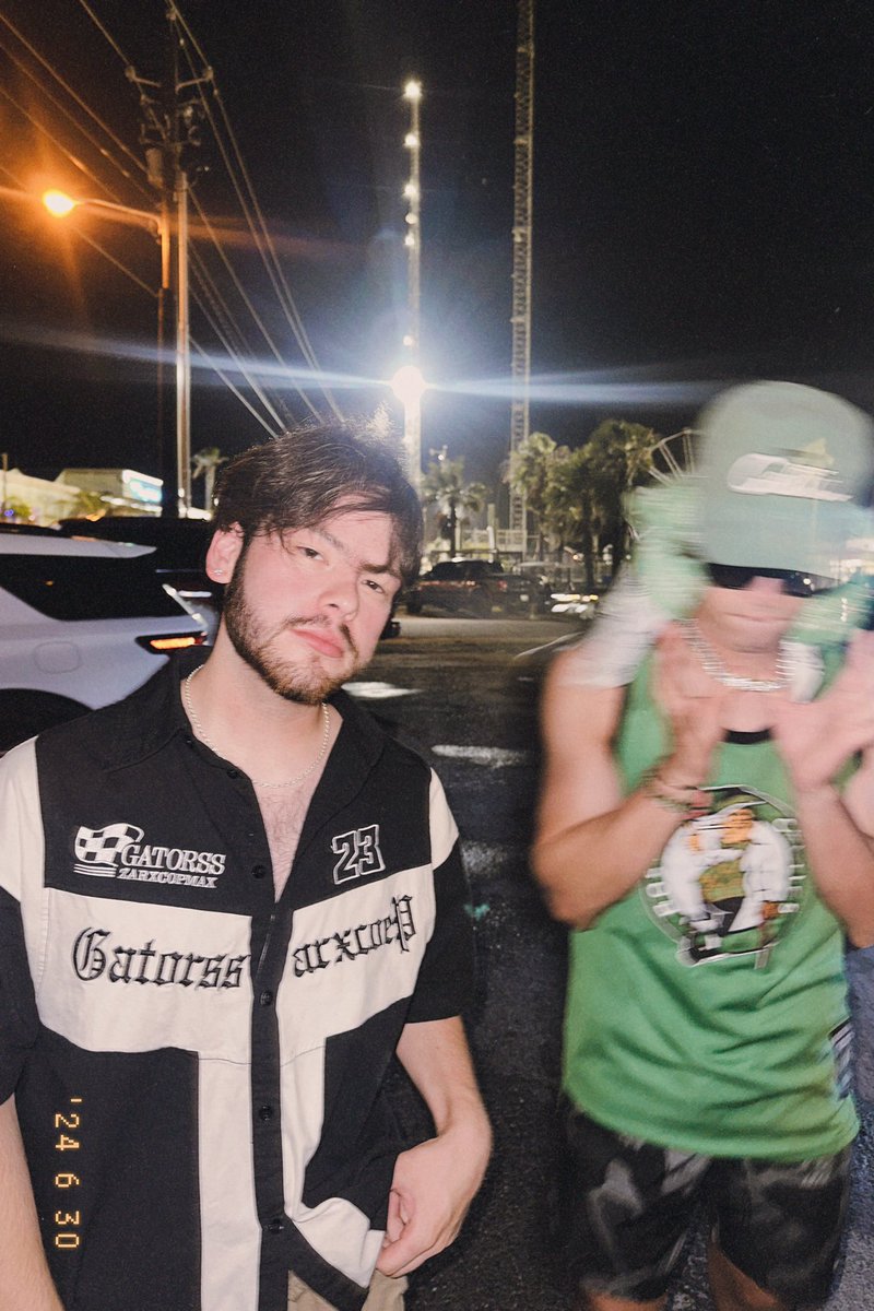 Nobody_or6's tweet photo. Portadas de album? https://t.co/A84Y8FsaAo