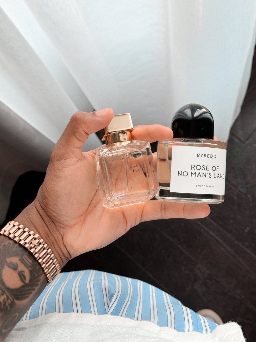 Chrissssjohnson's tweet photo. If you want that “You smelt so damm good 😍” text after the link, this the combo https://t.co/7f7OlLiawO