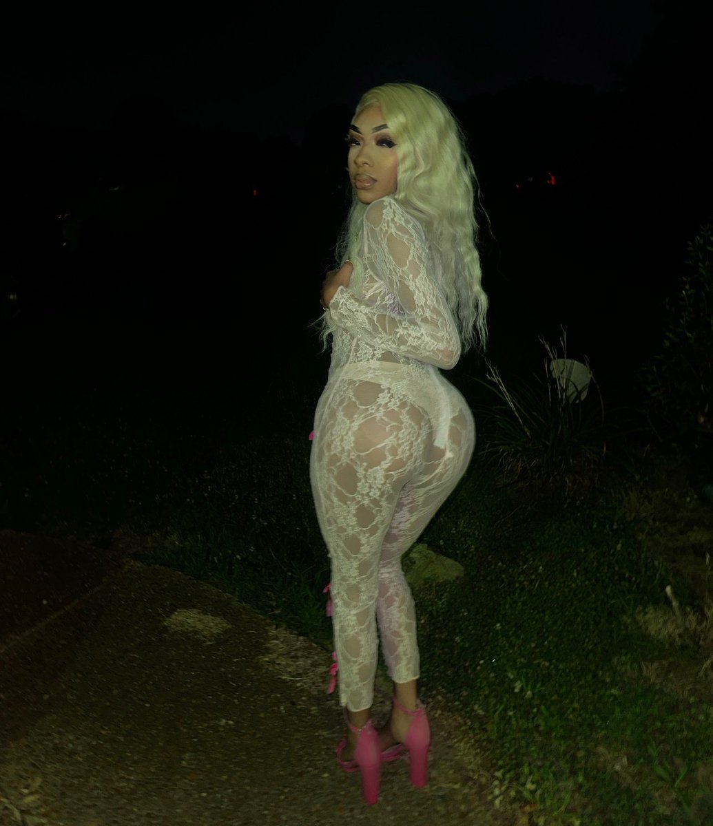 lulgabby_'s tweet photo. lookin for that young shit 24 ♋️ https://t.co/tyY9kWt0ru