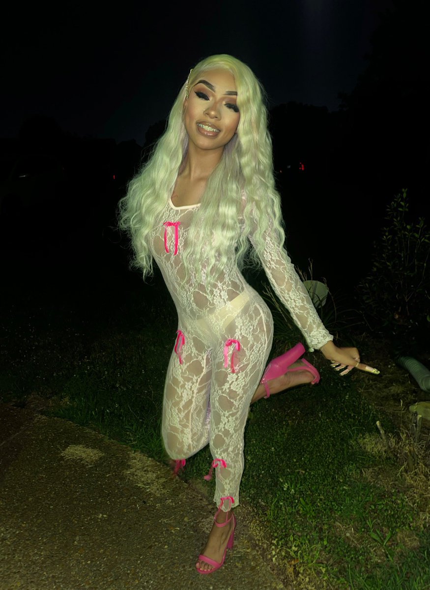 lulgabby_'s tweet photo. lookin for that young shit 24 ♋️ https://t.co/tyY9kWt0ru