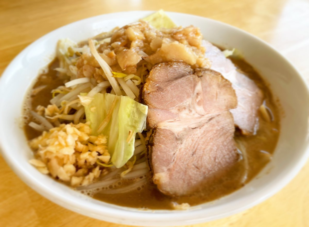 お早う御座います😀 今日の限定は とん塩つけ麺です♪ レモンは麺の方