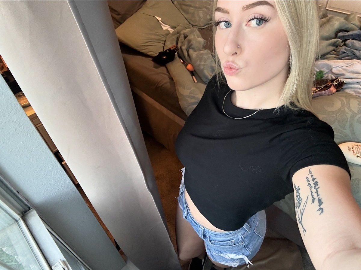 🦋 (@faiththomas_02) on Twitter photo 