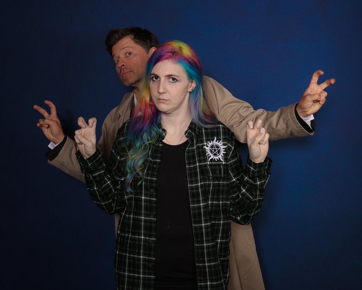 Time for Today's "My Weekend was Amazing" post! 
Chaos with Cas!
I've been told I am giving of Major Claire Vibes. Yay or Nay?

#spnsea