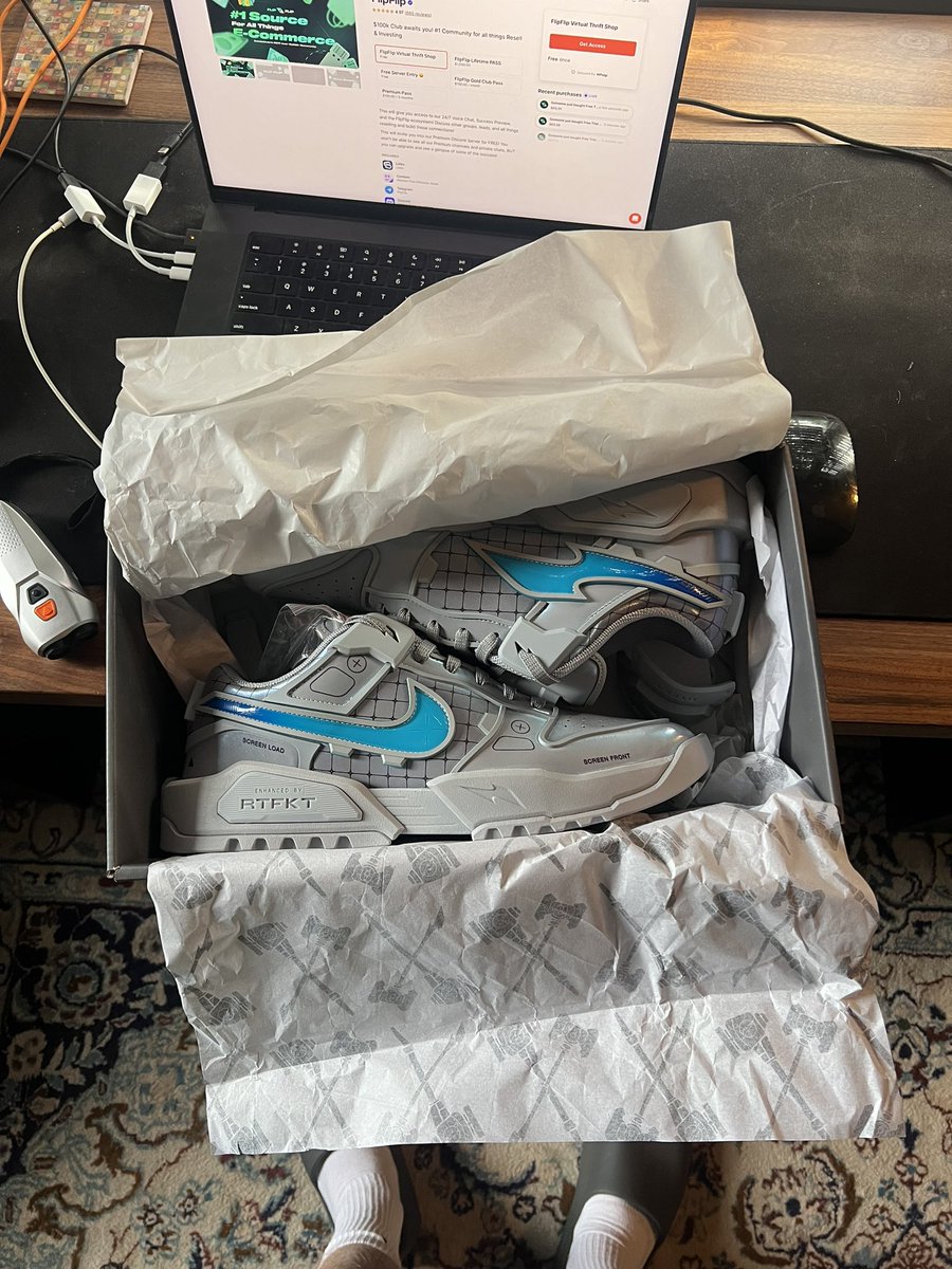 FREE Shock drop on 4th of July best 🇺🇸

😍Like
+ Comment 🙏
+ Retweet 🔥

Gets these Free Size 13 Nike SB RTFKT OG Dunks Genesis  

Go.