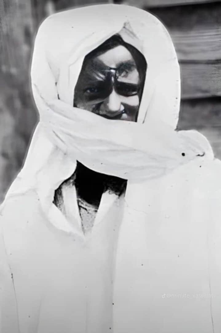Borom__Bakhdad's tweet photo. Serigne Tuubaa daan na waxni

"Léppu lu yàlla di tere nga diko déff, te wàññi wula dara, bum tax sa xel dal, da nga yeggagul ça biss ba taxoon mu koy teré, waayé bisboo fanaanee ci sa biir bàmmeel da nga xam litaxoon mukoy tere "

Sëriñ Omar Gelongal https://t.co/GPA1vV5UzJ