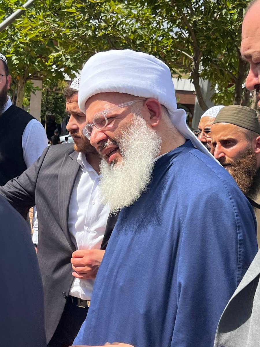 Canım nə qədər var, mənə canan sən olarsan
Candan da əziz olsa bir insan, sən olarsan.