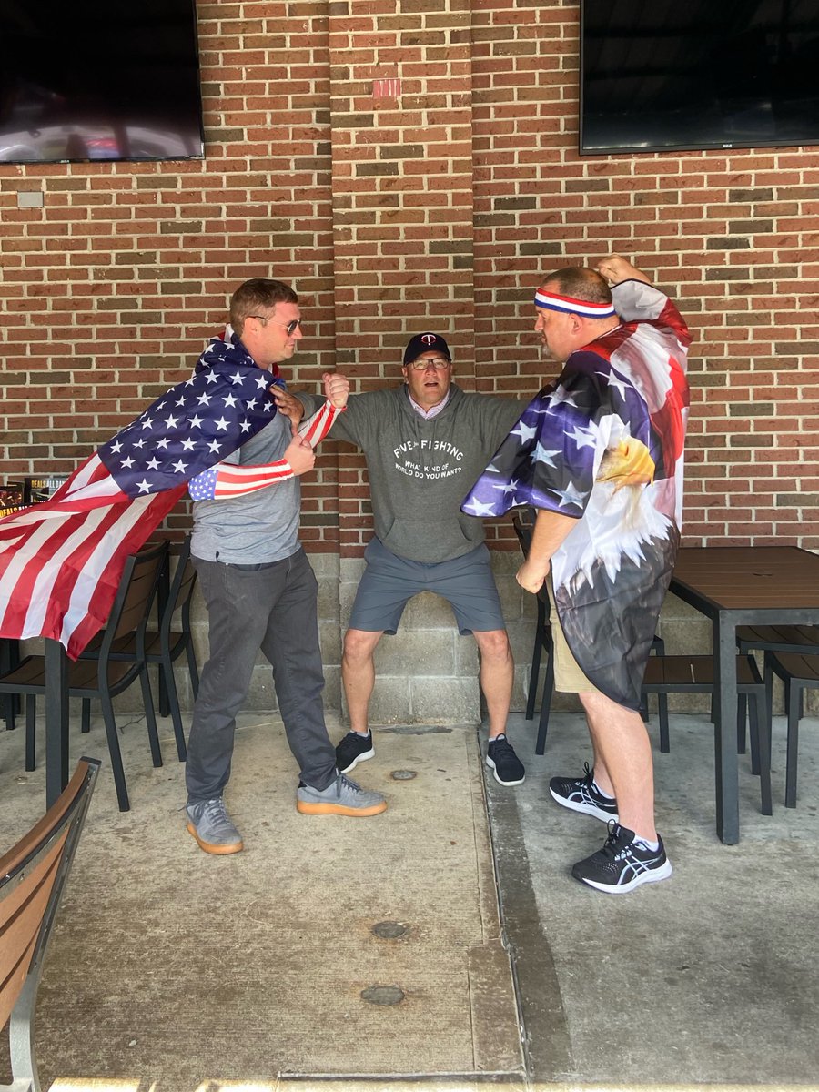 Honey, who shrunk the boss? <a href="/ericahalstrom/">Eric Halstrom</a> <a href="/gabe_prewitt/">Gabe Prewitt</a> <a href="/AnnouncerPete/">Peter Aiello</a>