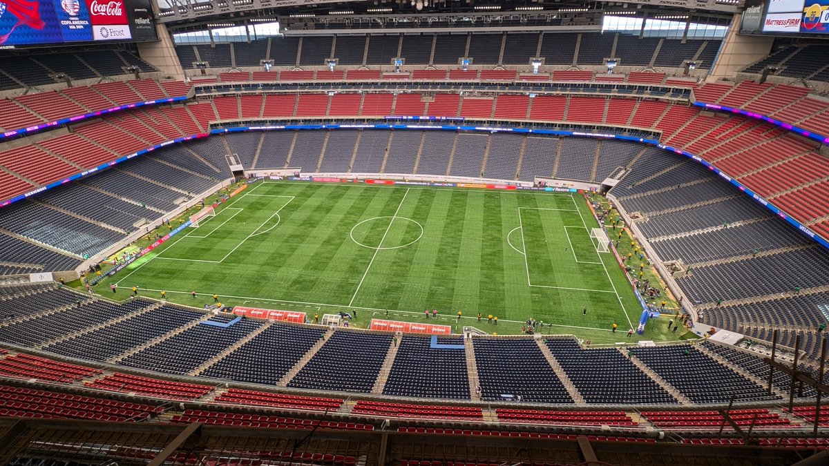 John Strong (@johnstrong) on Twitter photo A view from up high tonight in Houston! Copa America rolls on into the quarterfinals on this Fourth of July, Argentina vs Ecuador live on FOX with coverage beginning at 8pm ET/5 pm PT A view from up high tonight in Houston! Copa America rolls on into the quarterfinals on this Fourth of July, Argentina vs Ecuador live on FOX with coverage beginning at 8pm ET/5 pm PT