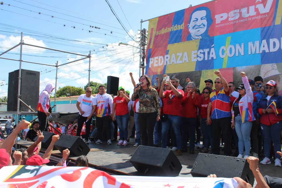 Adan_Coromoto's tweet photo. Arrancamos con fuerza la campaña que nos llevará a la gran victoria este #28Julio, dónde le cumpliremos a Chávez para seguir junto al pueblo, brindado la mayor suma de felicidad, que solo es posible en revolución. https://t.co/Lztj6QjzaL
