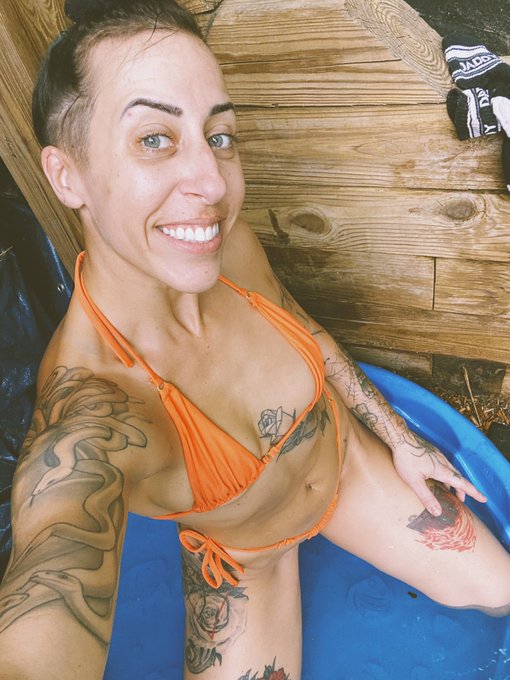I can throw my own damn pool party  I did lotsa work in the garden today &amp; started our compost bin 💪🏼🌱☀️  Now<a href="/tag/hookerzoo"class="tags"><span>#hookerzoo</span></a><a href="/tag/urbanredneck"class="tags"><span>#urbanredneck</span></a><a href="/tag/thefourthofwhateva"class="tags"><span>#thefourthofwhateva</span></a>