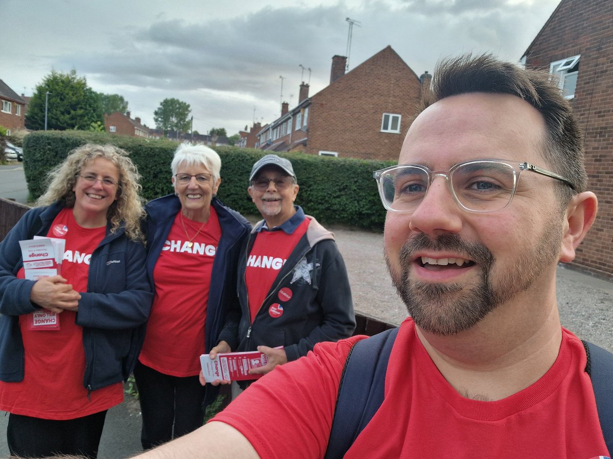 RMiddletonUK's tweet photo. A great polling day across Nuneaton today. Fingers crossed for a Labour win and a new MP in Jodie Gosling. https://t.co/6wlZCln8Km