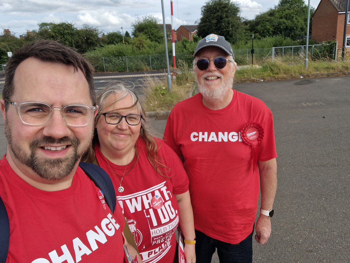 RMiddletonUK's tweet photo. A great polling day across Nuneaton today. Fingers crossed for a Labour win and a new MP in Jodie Gosling. https://t.co/6wlZCln8Km