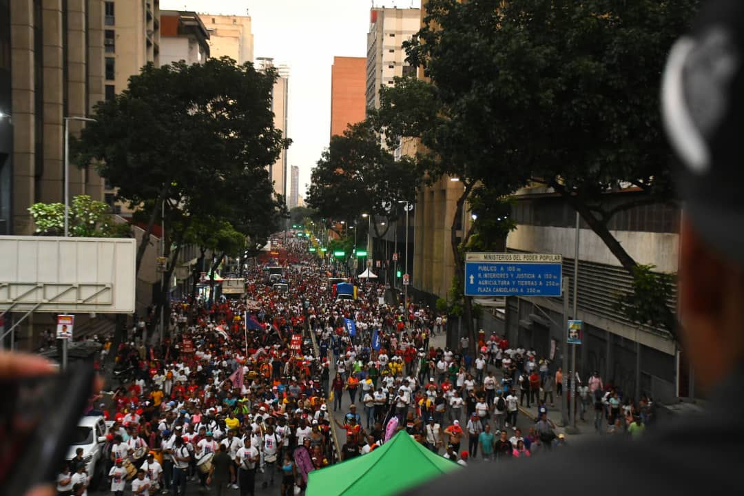 Más imágenes hermosas 🥰❤️

Jueves 04 de julio.
Avenida Urdaneta de Caracas.

¡Dale me gusta y comparte!

#MaduroPresidente