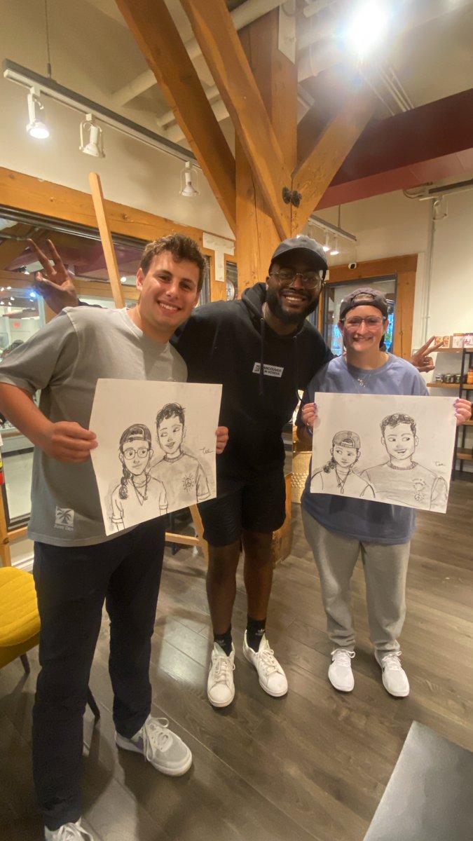 toe_comics's tweet photo. Been fun dishing out memories ✨

Toe Comics x UEL store on Granville Island, Vancouver Canada ❤️ 🇨🇦 https://t.co/uVphuVDjlG