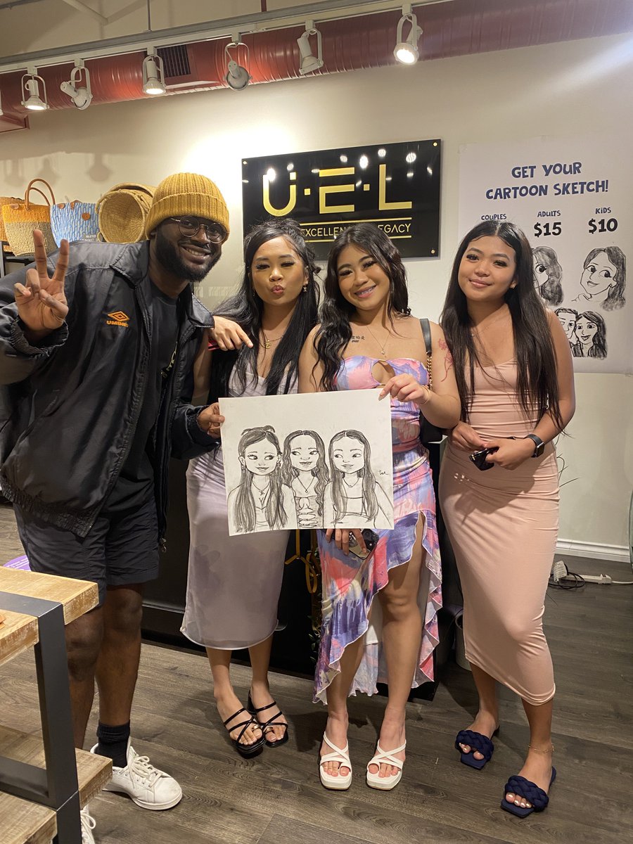 toe_comics's tweet photo. Been fun dishing out memories ✨

Toe Comics x UEL store on Granville Island, Vancouver Canada ❤️ 🇨🇦 https://t.co/uVphuVDjlG