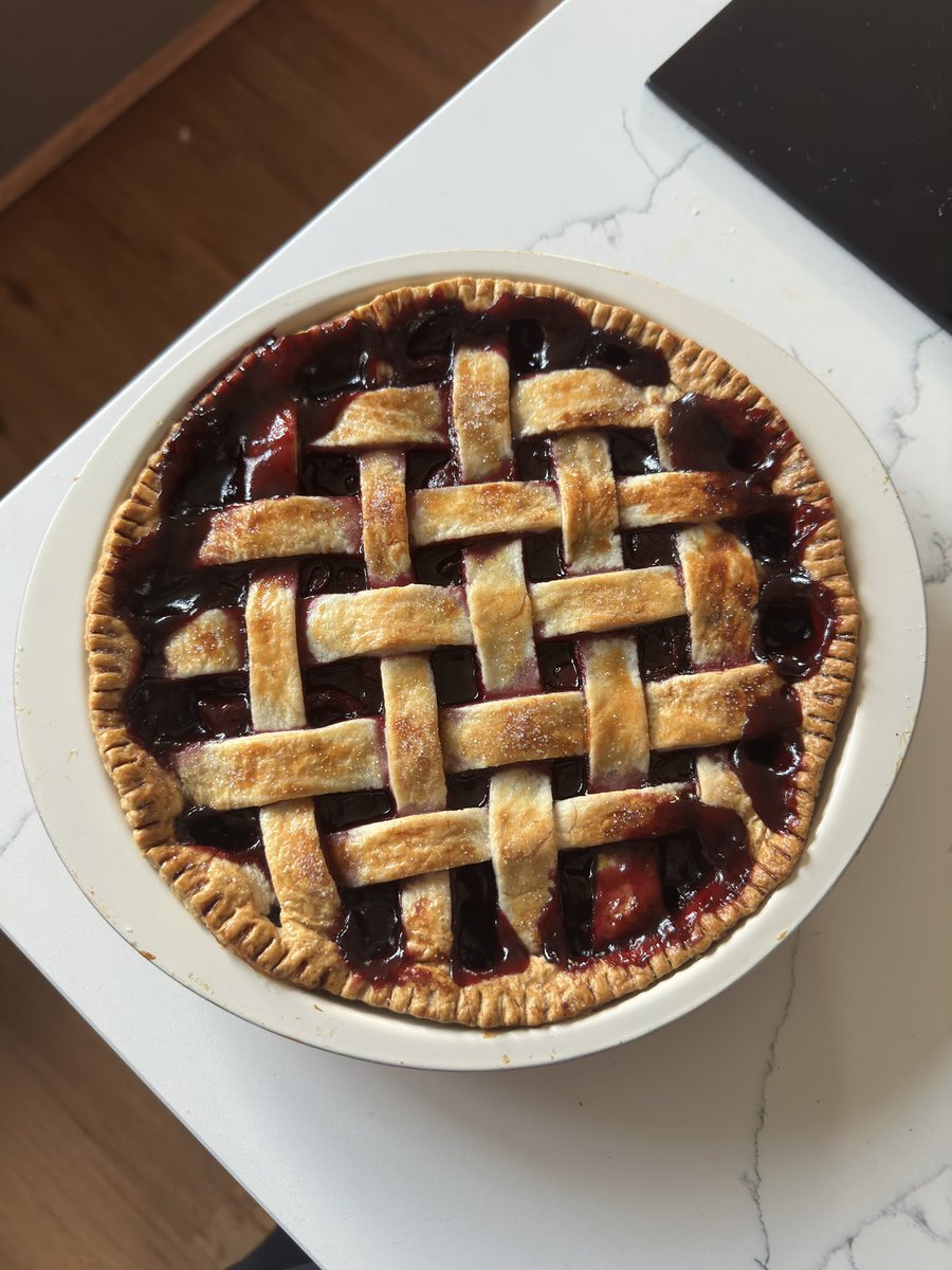 katielbartle's tweet photo. Cherry pie by me (Agent Cooper would love it) https://t.co/yKQtKRZ4Ak