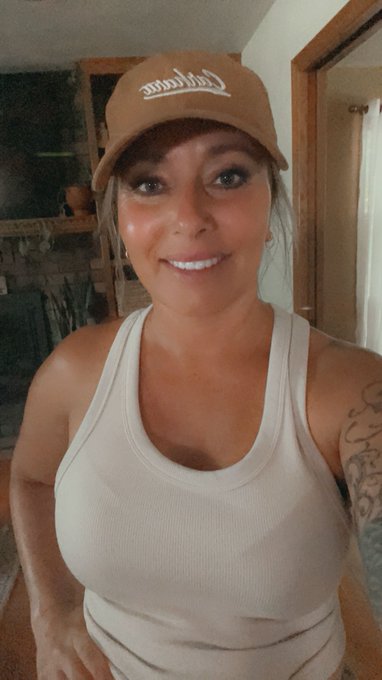 Who&rsquo;s into natural girls? https://t.co/TyWU7eWNIz<a href="/tag/mombod"class="tags"><span>#mombod</span></a>