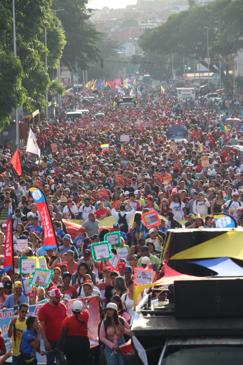 Carmen Meléndez (@gestionperfecta) on Twitter photo Así marchó el pueblo por las calles y avenidas de Caracas, iniciando la campaña Venezuela nuestra del siglo XXI, en apoyo absoluto a nuestro Presidente <a href="/NicolasMaduro/">Nicolás Maduro</a>.
¡Cuánta alegría, cuánta emoción y lealtad!
#VenezuelaVaConTodo Así marchó el pueblo por las calles y avenidas de Caracas, iniciando la campaña Venezuela nuestra del siglo XXI, en apoyo absoluto a nuestro Presidente <a href="/NicolasMaduro/">Nicolás Maduro</a>.
¡Cuánta alegría, cuánta emoción y lealtad!
#VenezuelaVaConTodo