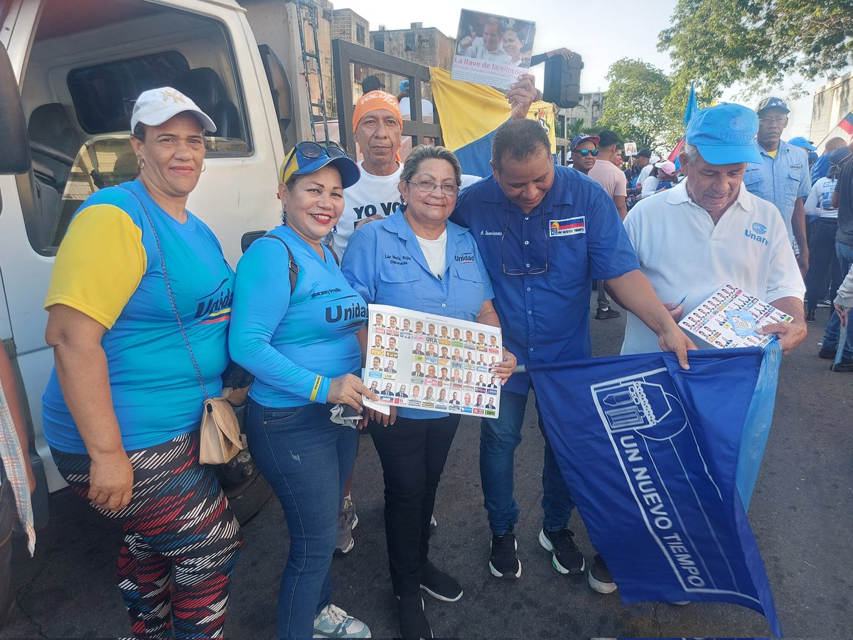 #04Julio en inicio de campaña los justicieros en #Unidad desde la #PqSimónBolívar salimos con la esperanza vivita a informar sobre cómo votar el #28Julio, no hay duda la victoria es nuestra #ConEdmundoVzlaGana
#JusticierosConEdmundo
@PJFamiliarNac <a href="/ActivismoPJ/">Activismo PJ</a>
<a href="/PJ_EdoBolivar/">Primero Justicia Bolívar</a>