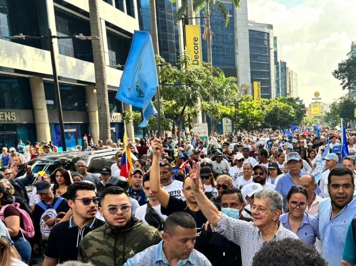 <a href="/hramosallup/">Henry Ramos Allup</a> 
Presente y Activo ...
ADelante AD en Resistencia con Edmundo González Urrutia.