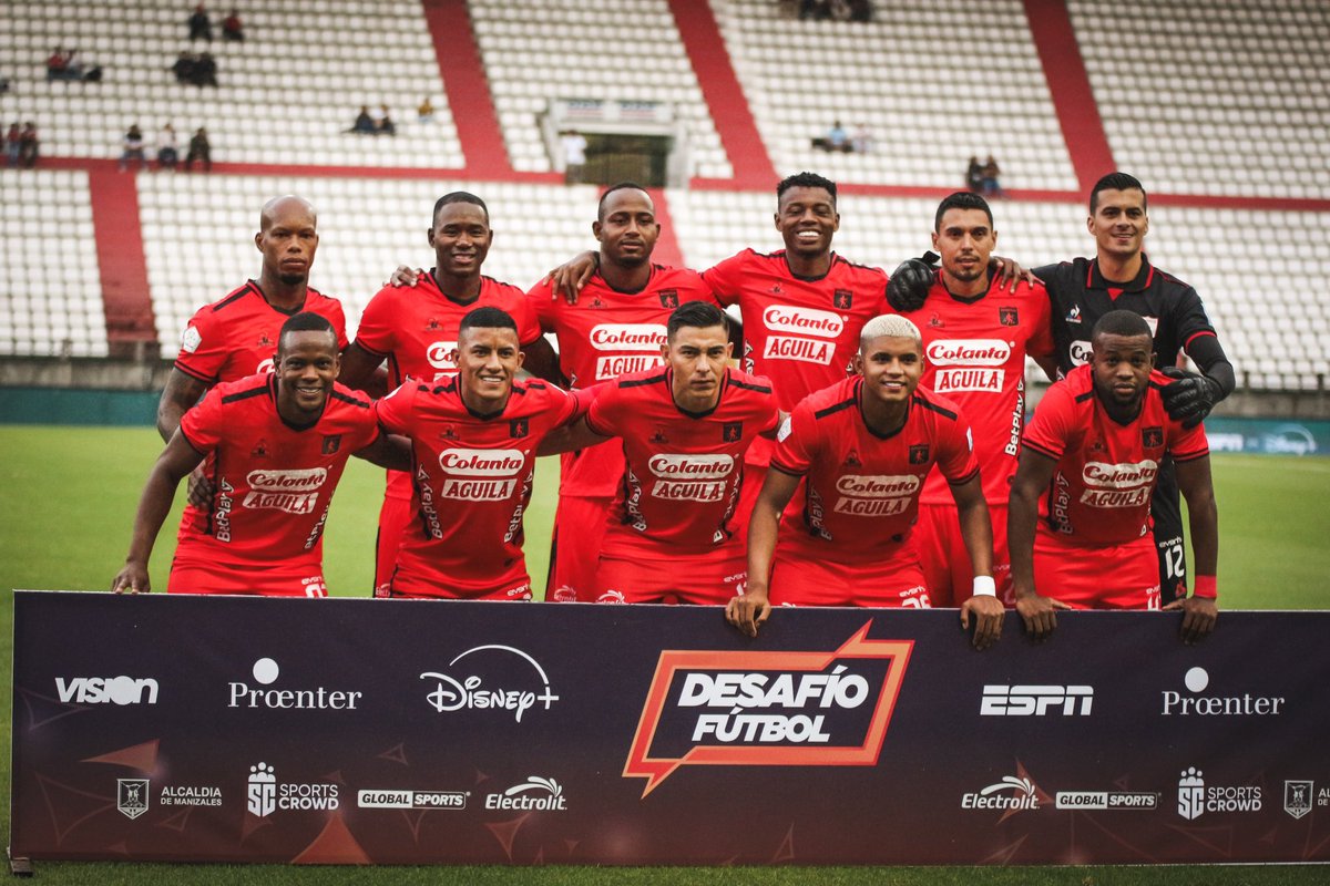 futbolproenter's tweet photo. ¡Los equipos a la cancha!

@disneyplusla 
@ESPNColombia 
@ProenterArg https://t.co/GWBkTOPwSR