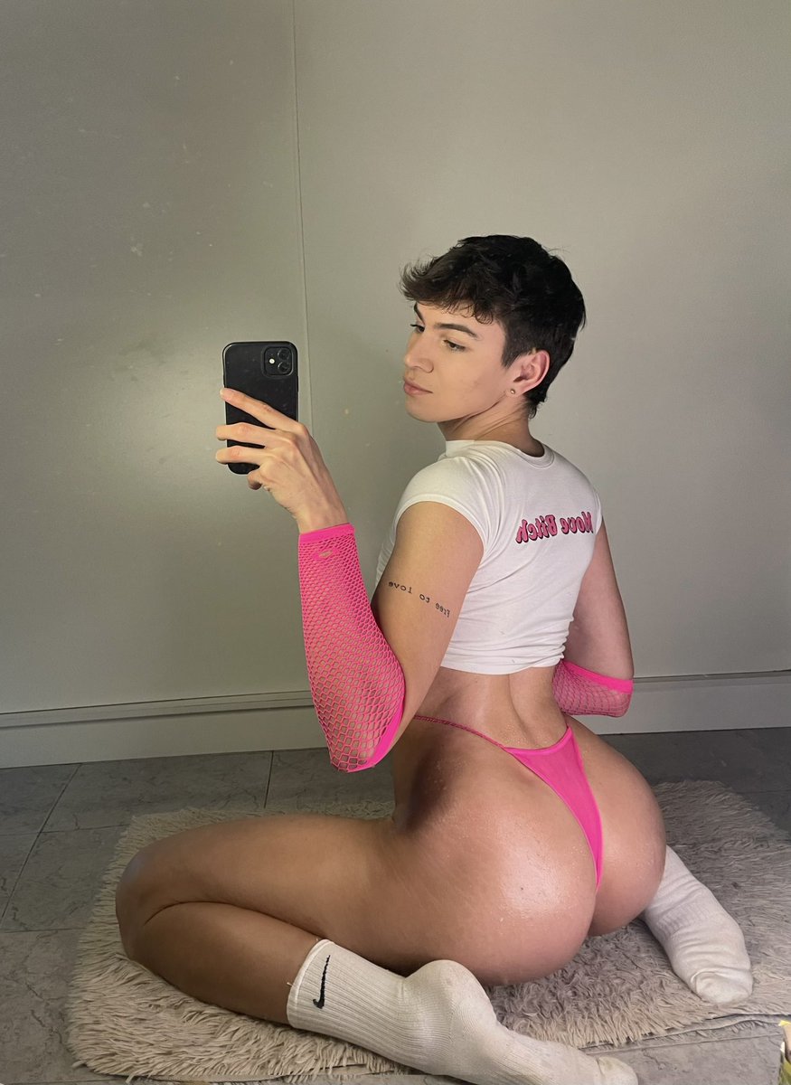 WOULD YOU LIKE ME TO SIT ON TOP OF YOUR COCK? 🩷😈