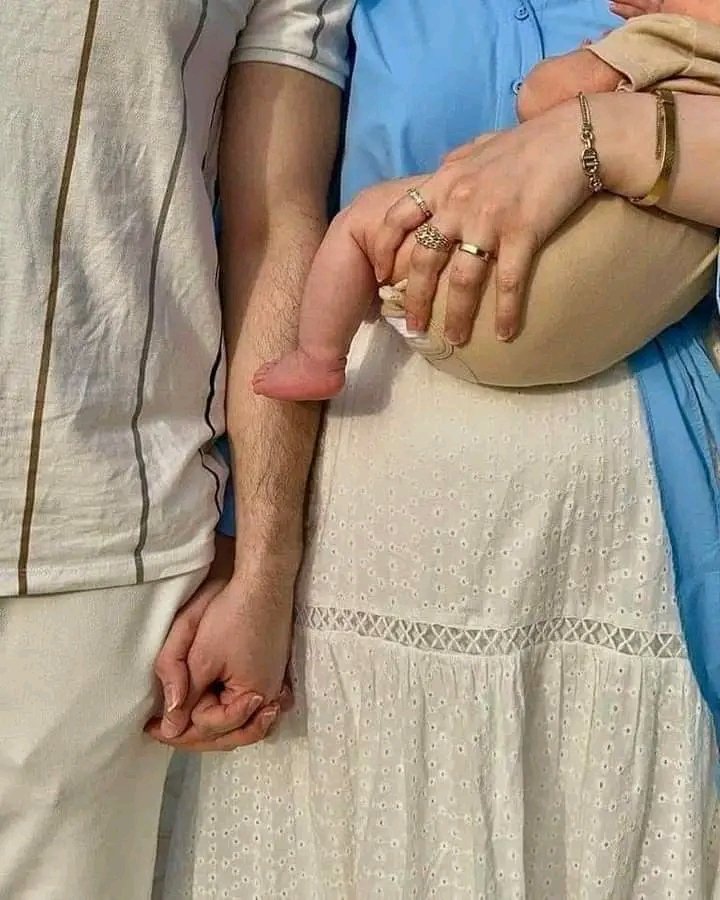 والله لا نريدُ أكثرَ من ذلك

عائلة طيّبة يملؤها الأُنس والحُب :)) 🤍