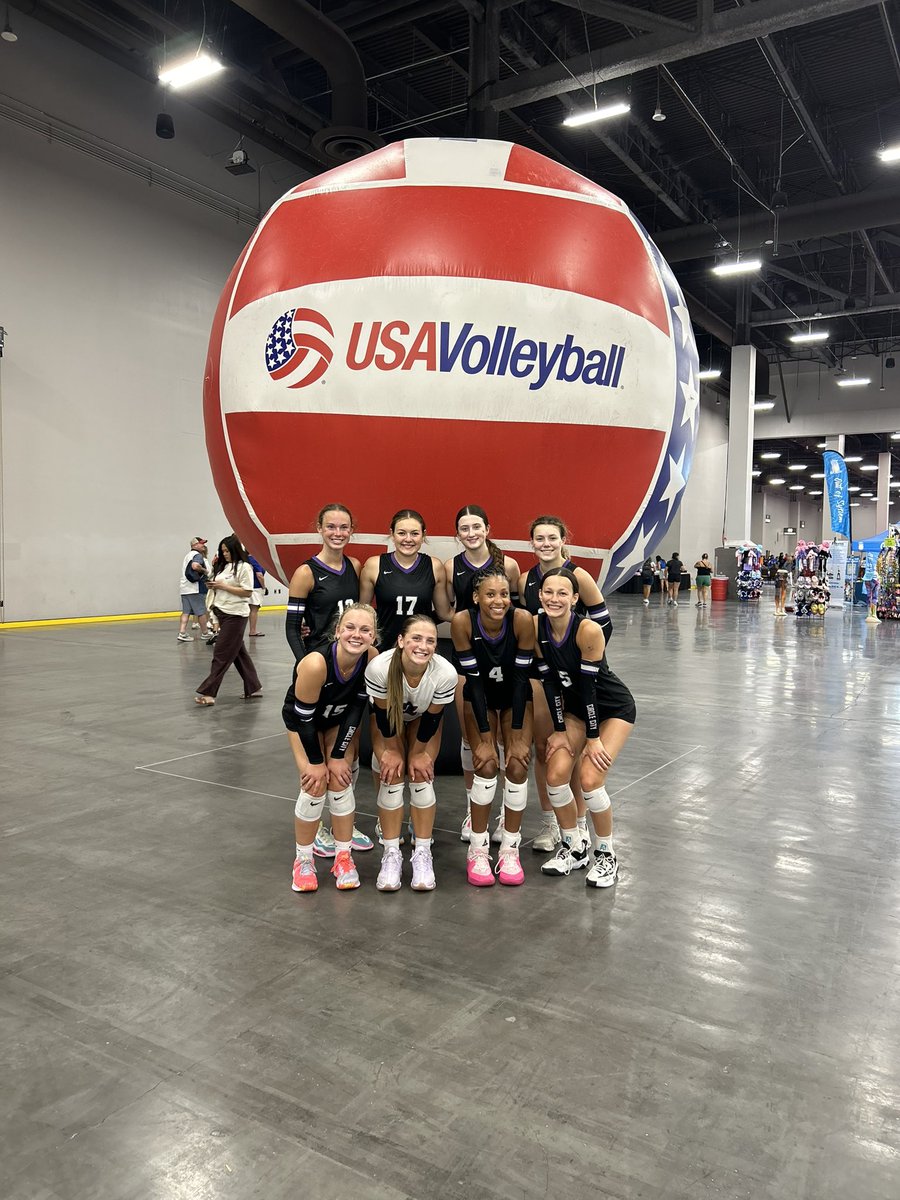What’s better than 1 team advancing into Day 3 of the USAV Girls Junior National Championships? 2 teams advancing into Day 3 🔥 Shoutout to 16 Purple on going 3-2 in pool play and staying alive for a chance at a national championship 🤩🎇 Let’s keep it rolling tomorrow 🔥