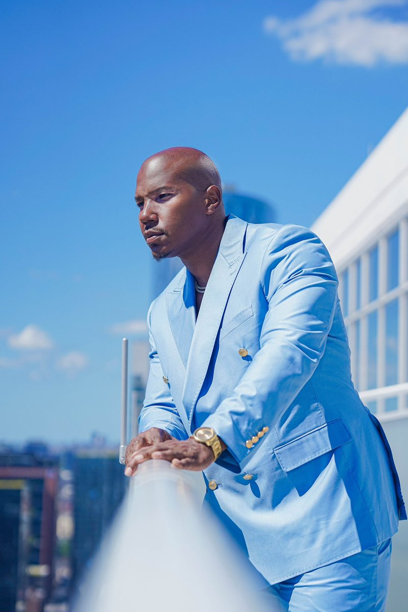 Mr_CarltonBanks's tweet photo. When life gives you blue, find beauty in every hue 💎

@isaackeys 

Photo by @HttpRyanAnthony 📸
Styled by Me 👔 https://t.co/c2v2SKbGdm