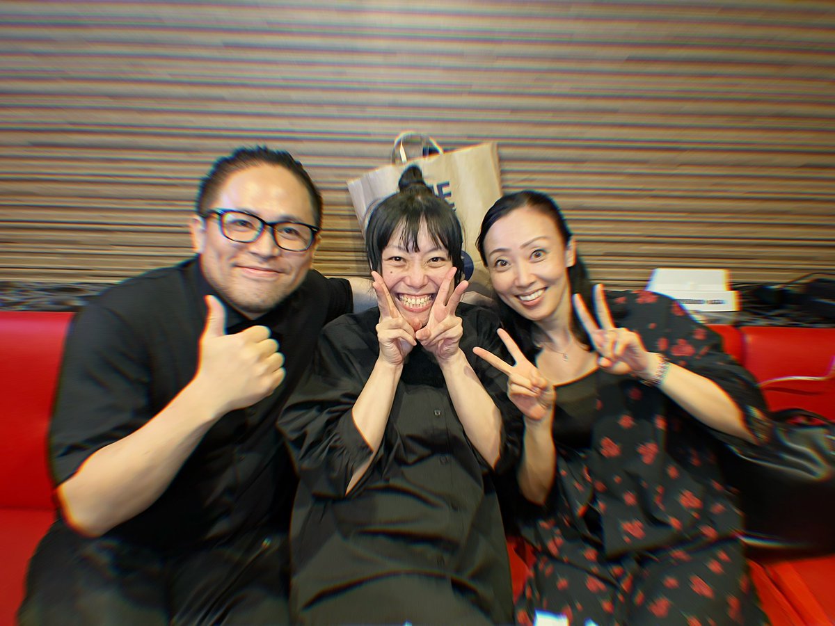 yashima_miki's tweet photo. 劇団め組の先輩・後輩と😉みんな今は劇団にはいませんが、繋がってるのが嬉しい✨️
久々の再会⸜(*´꒳`*)⸝
It was a fun reunion.
#劇団 #先輩後輩 #楽しい時間 #かめ #新橋 #enjoytime #reunion https://t.co/KDOJSiBMLG