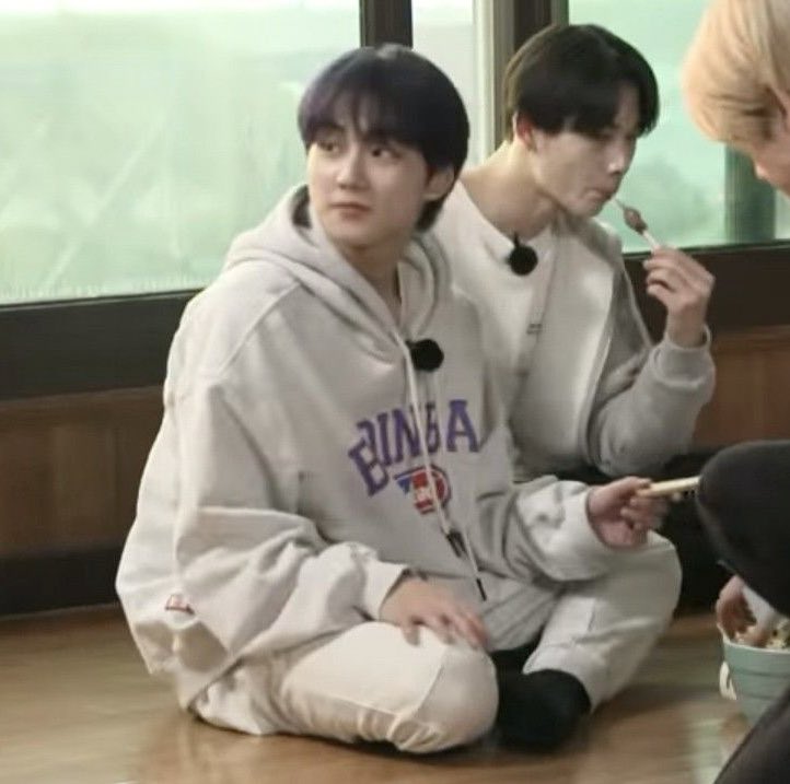 뿌 tweet media