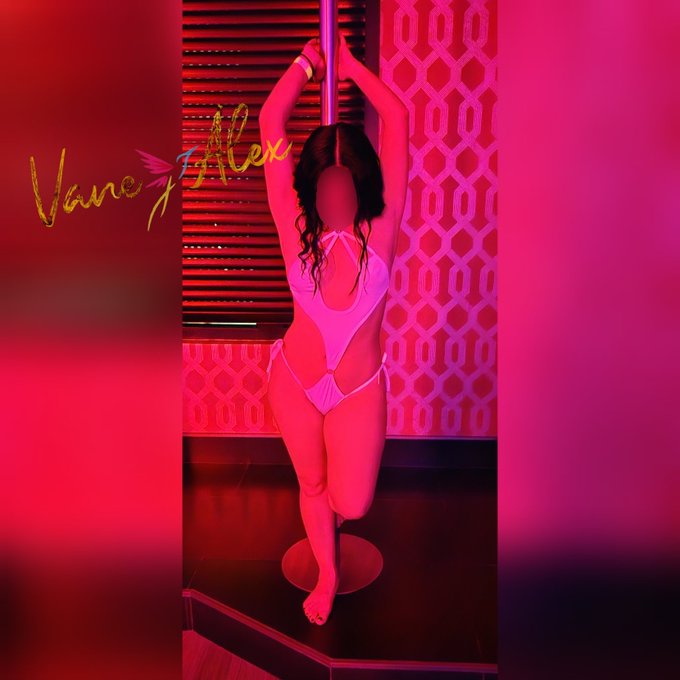 Cada movimiento es un susurro de deseo. &iquest;Qui&eacute;n se atreve a acompa&ntilde;arme en este baile? 🔥 https://t.co<a href="/tag/nuevafotodeperfil"class="tags"><span>#nuevafotodeperfil</span></a>