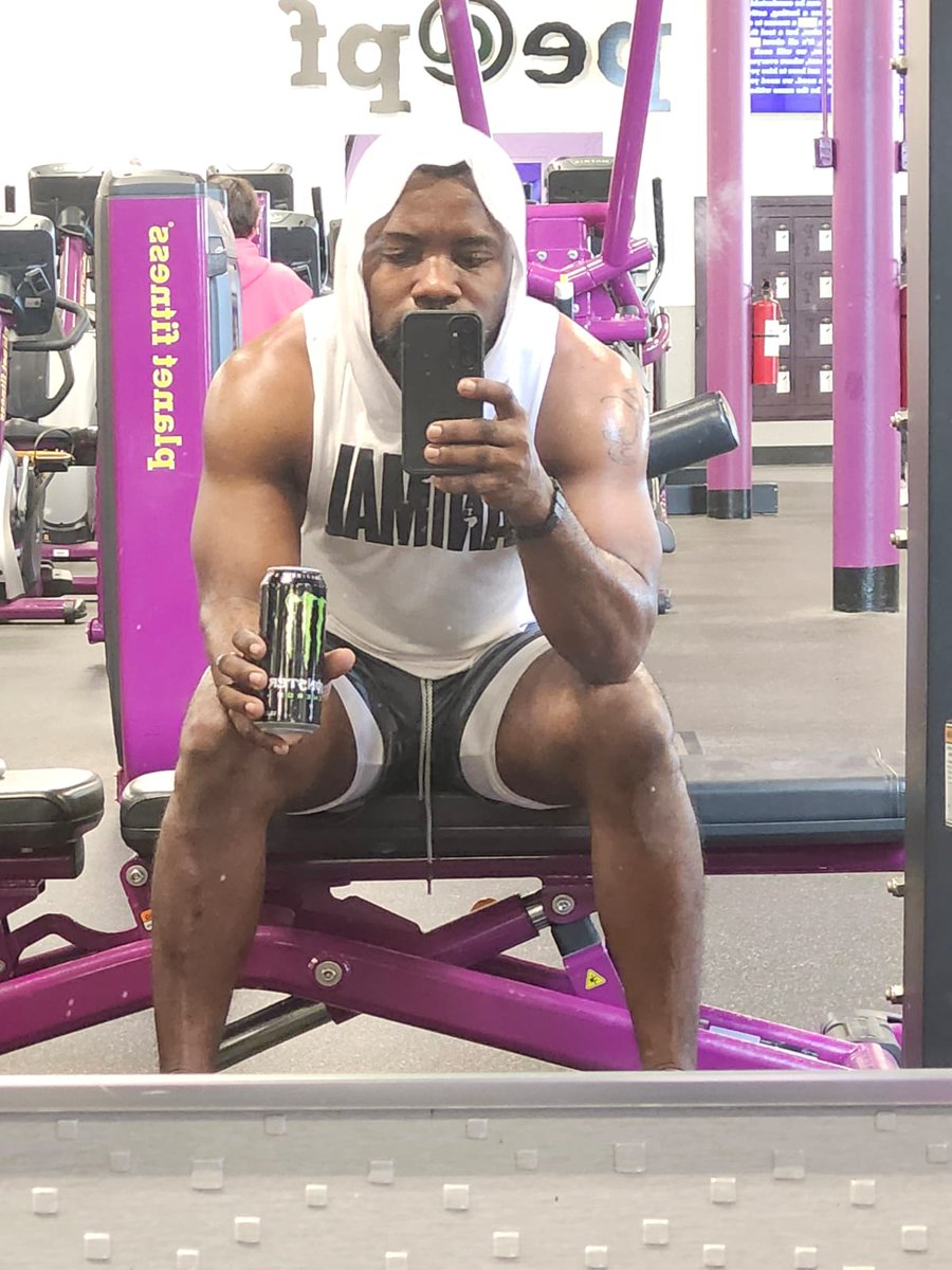 unstopablekevin's tweet photo. Gym time https://t.co/CCJSayyOyP