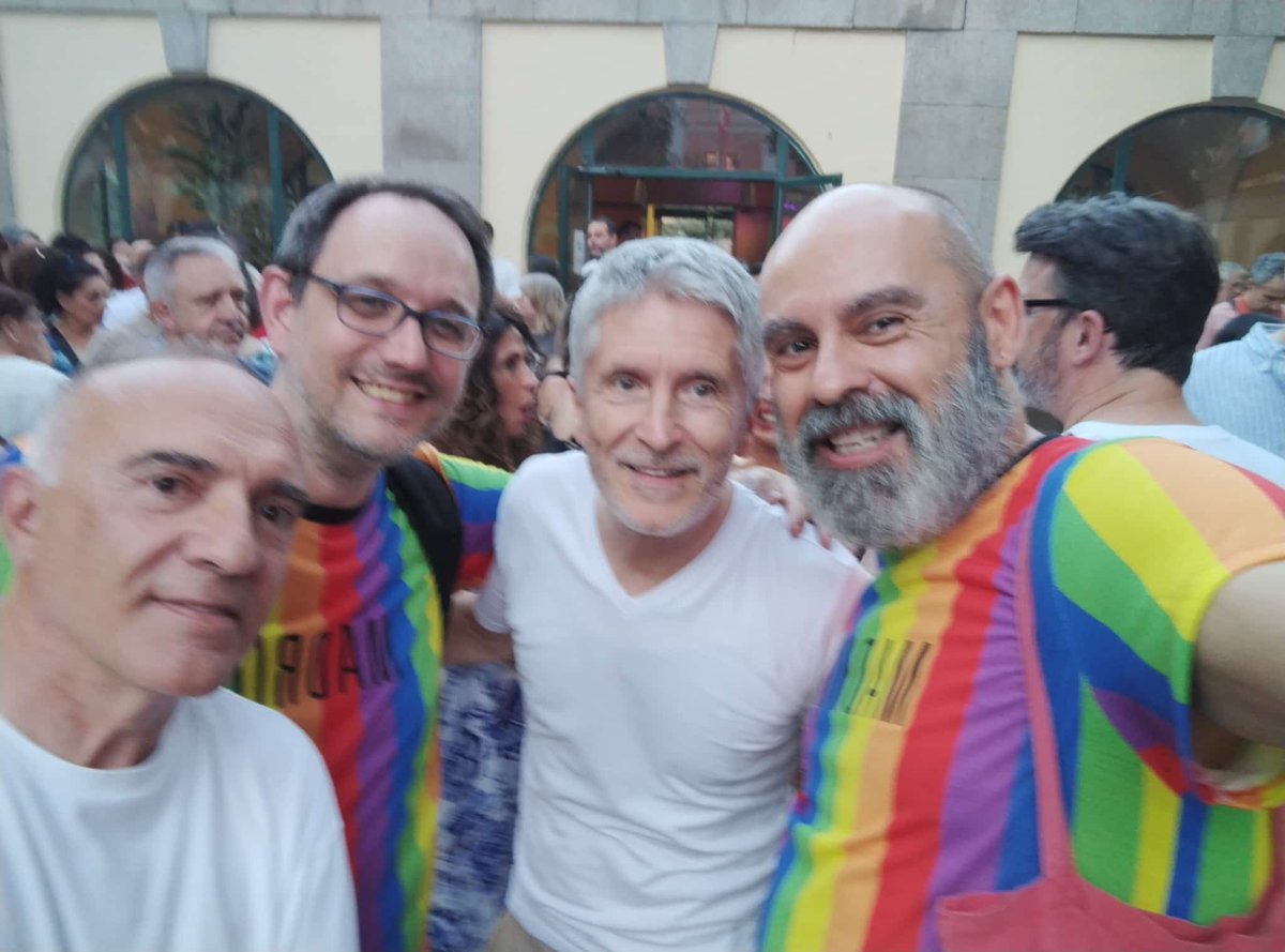 GpLu25's tweet photo. Una velada de Orgullo LGTBI en @UGTDiversa ha sido mucho mas auténtica, agradable y divertida en compañía de amigos de @psoerivas, de @EnmaLopez @PSOEMadridAyto y tantas/os compañeros de @UGTMadrid #orgullodesindicato https://t.co/iFBcGpQycf