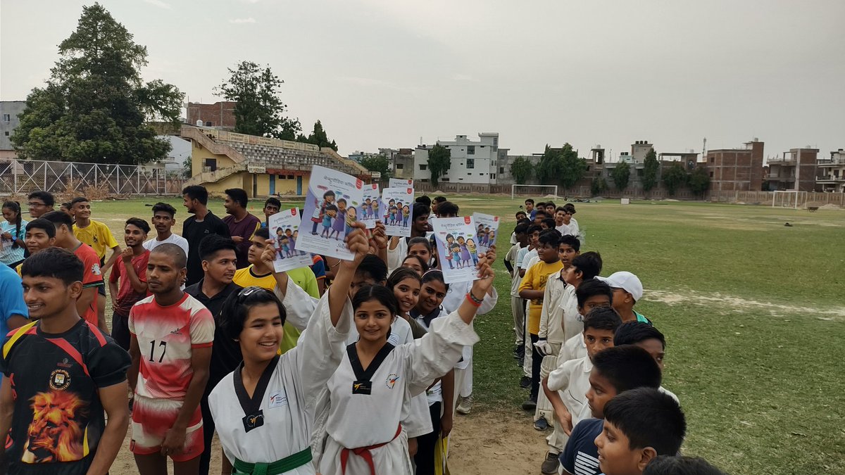 sambhav_india's tweet photo. The Sambhav Foundation, in collaboration with Menstrupedia and Stayfree, organized an impactful awareness program on menstrual hygiene at the Pratapgarh Sports Stadium. #MenstrualHygieneAwareness #SambhavFoundation #Menstrupedia #HealthyPeriods #BreakTheStigma #Empowerment https://t.co/2sHsUwfDG5