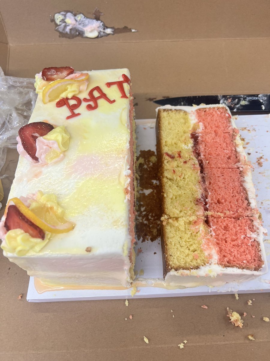 PuddasMaDee's tweet photo. 20 years @Aon_plc for Pat 🙌🏾 Seems like yesterday.
Summer series flavor: Strawberry Lemonade cake. A layer each of moist lemon 🍋 and strawberry 🍓 cake 🎂 filled with lemons curd and strawberry compote.
#AonUnited #AonBermuda🇧🇲
#tahdahcakesbda🎂👩🏾🍳🇧🇲
#celebrationmagic🎉🪄 https://t.co/HmTqKEY77k
