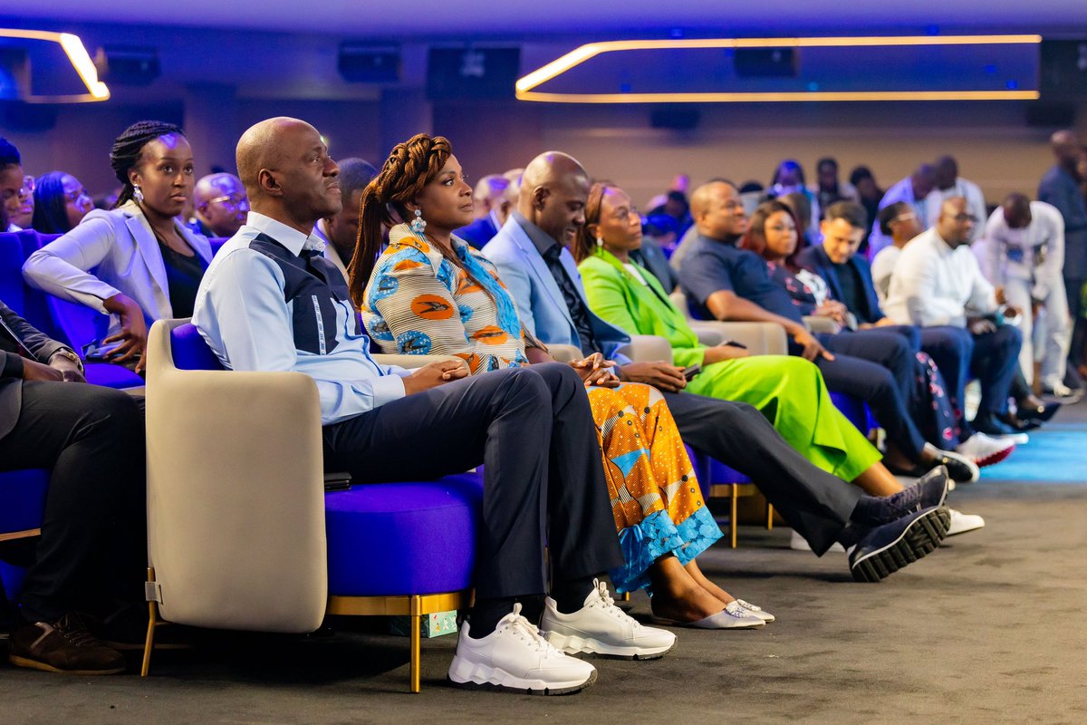 EgliseICC's tweet photo. 💫J3 - Semaine Royale - Session du soir 💫
Pour notre 2ème session du soir, nous avons eu le privilège de recevoir le Bishop Emmanuel Nterful 🙌🔥
📸 Revivons en images ces merveilleux moments
#SemaineRoyale #ImpactConference #EgliselCC
#ImpactCentreChretien https://t.co/MVSInSjXfd
