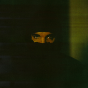 Not only did they recreate the second part of the Family Matters video in this shot, he had Dark Lane Demo Drake sneak behind him and get blasted away 😂😂 Cinematography dissing &gt;&gt;&gt;