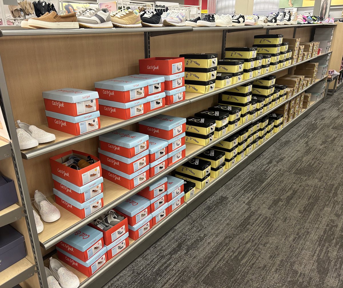 VM_Tesla's tweet image. Ready for kid’s shoe transition 😍