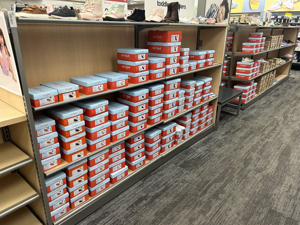 VM_Tesla's tweet image. Ready for kid’s shoe transition 😍