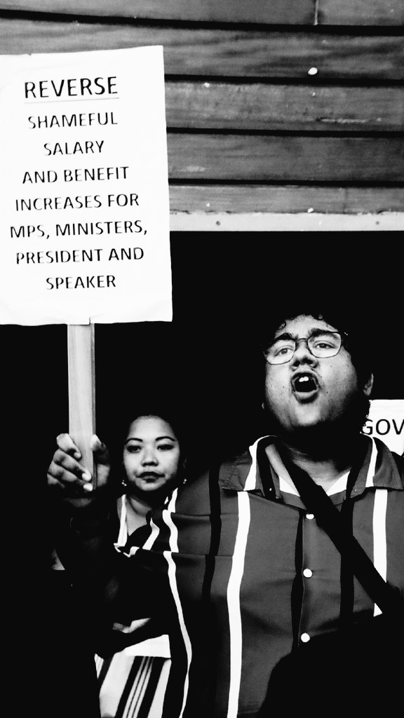 SemiTuraga's tweet photo. Fijians every week demand a reverse in shameful salary and benefit increases for mps, ministers, president &amp;  speaker but nothing changes. A government that's failing to listen. 

People Over Pockets !
Govt Detached from the People!

#Shame https://t.co/dLYD2p5Pg5
