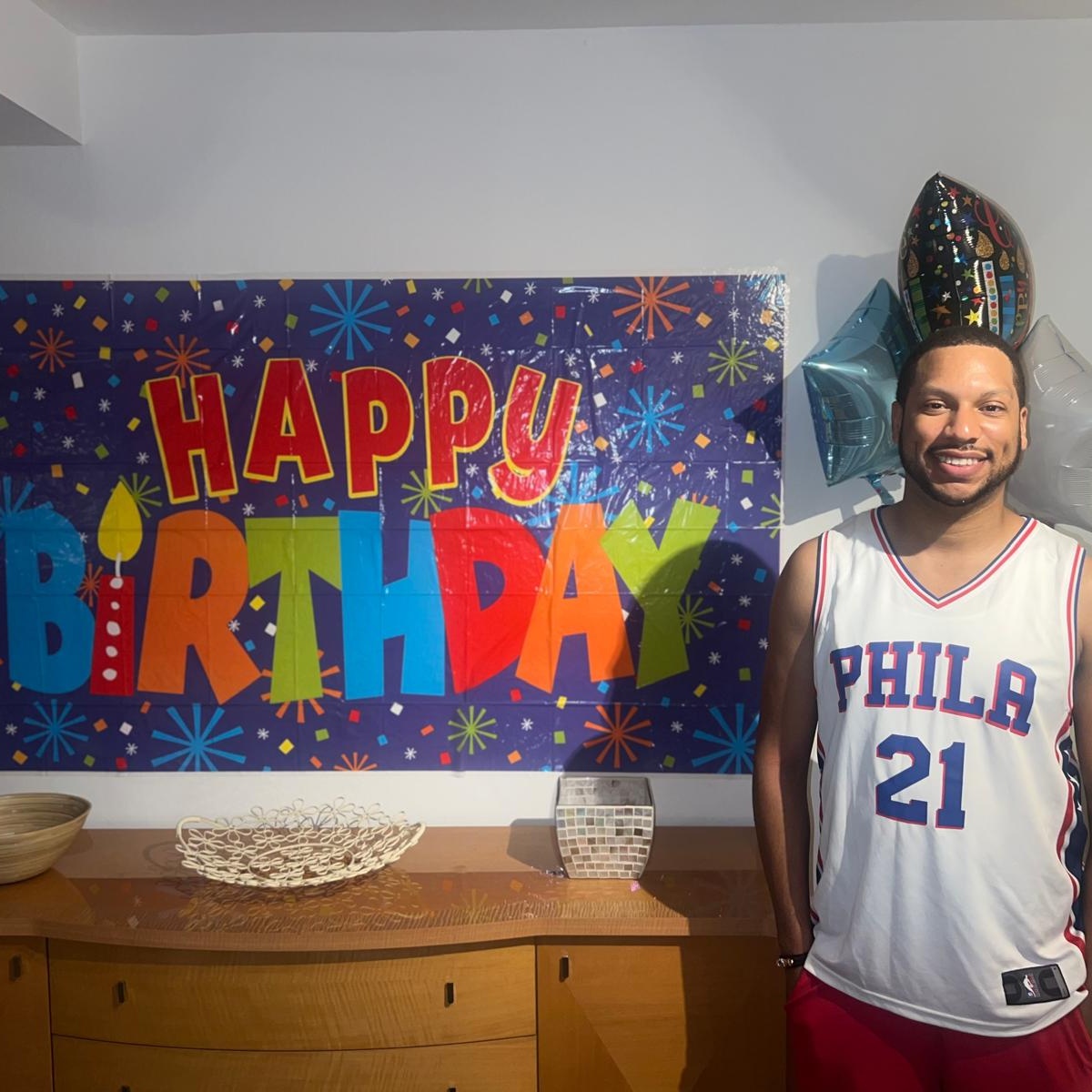 JRPrince8's tweet photo. #Cheersto33 #NewProfilePic https://t.co/MIOCt8HEBp