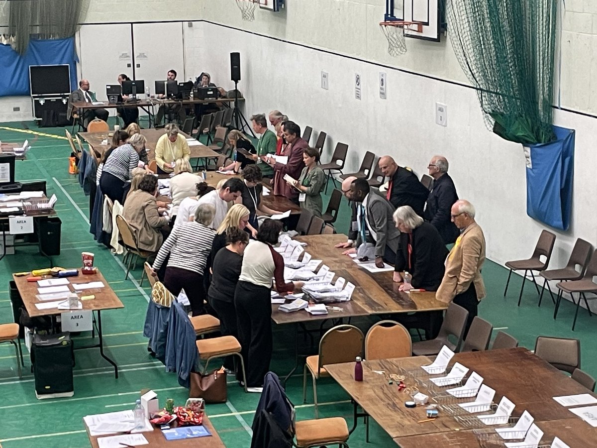 Votes verified and counting starting in #Hastings #GeneralElection2024 <a href="/itvmeridian/">ITV News Meridian</a>
