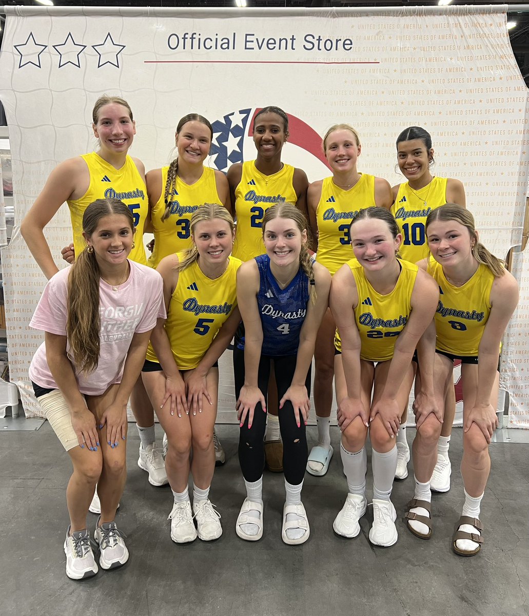 Dynasty 17-Black finished 1st in their pool of 6 over the first 2 days. Moving on to a pool of 3 tomorrow. 💙🖤@dynastyvbc