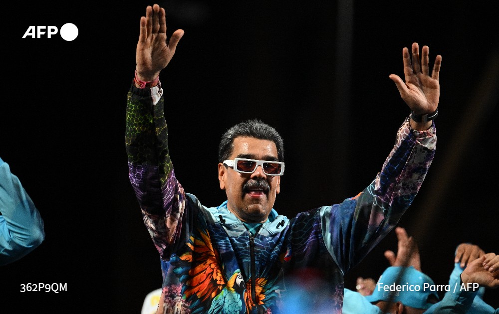 Marea roja, ola blanca: chavismo y oposición abren campaña presidencial en Venezuela - #AFP : u.afp.com/57yE

📷<a href="/federicoparra/">Federico Parra</a> y <a href="/GabyOraa/">Gaby Oráa</a>