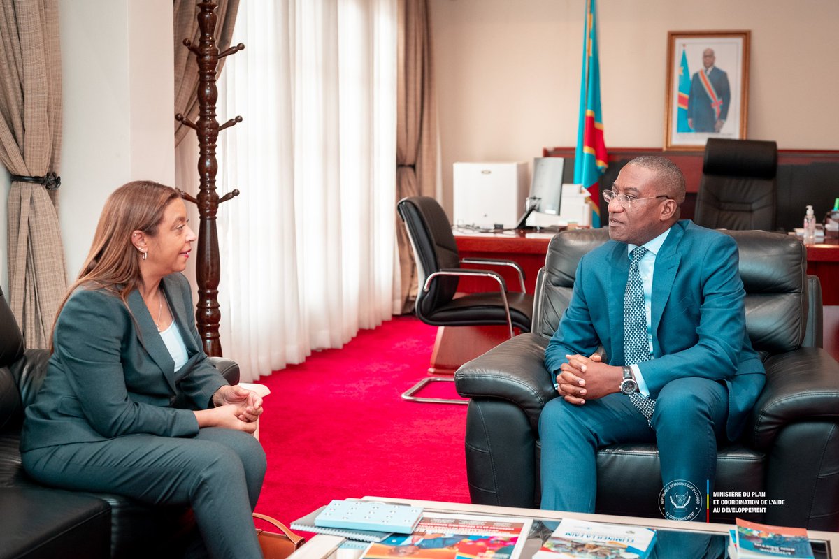 1/2 Kinshasa | 04-07-24: Le VPM, Ministre du Plan et de la Coordination de l’Aide au Développement, SEM <a href="/guylainnyembo_/">Guylain Nyembo</a>, a reçu la visite de courtoisie de la Ministre Déléguée près de la Ministre d’État, Ministre des Affaires étrangères, en charge de la Coopération internationale